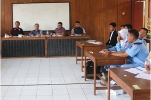 Lomba Debat antar pelajar.